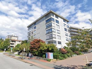 Photo 25: 301 460 14TH Street in West Vancouver: Ambleside Condo for sale in "Tiffany Place" : MLS®# R2853656