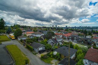 Photo 18: 3810 PENDER STREET in Burnaby North: Home for sale : MLS®# R2095251