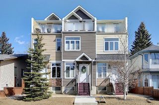 Photo 1: 4514 73 Street NW in Calgary: Bowness Row/Townhouse for sale : MLS®# A1081394