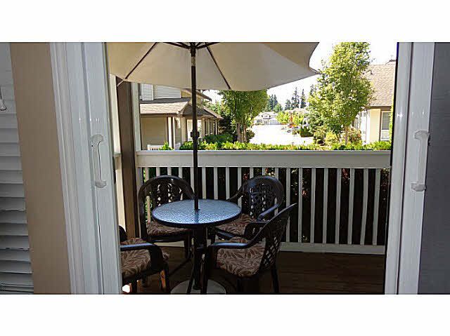 Photo 10: Photos: 45 8250 158 Street in Surrey: Fleetwood Tynehead Townhouse for sale in "Montrose" : MLS®# F1447252