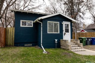 Photo 2: 308 K Avenue North in Saskatoon: Westmount Residential for sale : MLS®# SK967580