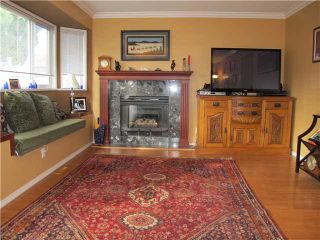 Photo 3: 106 303 CUMBERLAND Street in New Westminster: Sapperton Townhouse for sale : MLS®# V915810