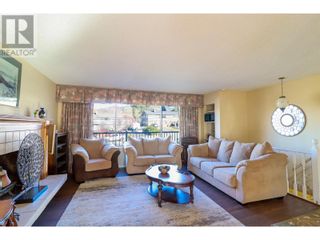 Photo 7: 1532 Carmi Avenue in Penticton: House for sale : MLS®# 10300345