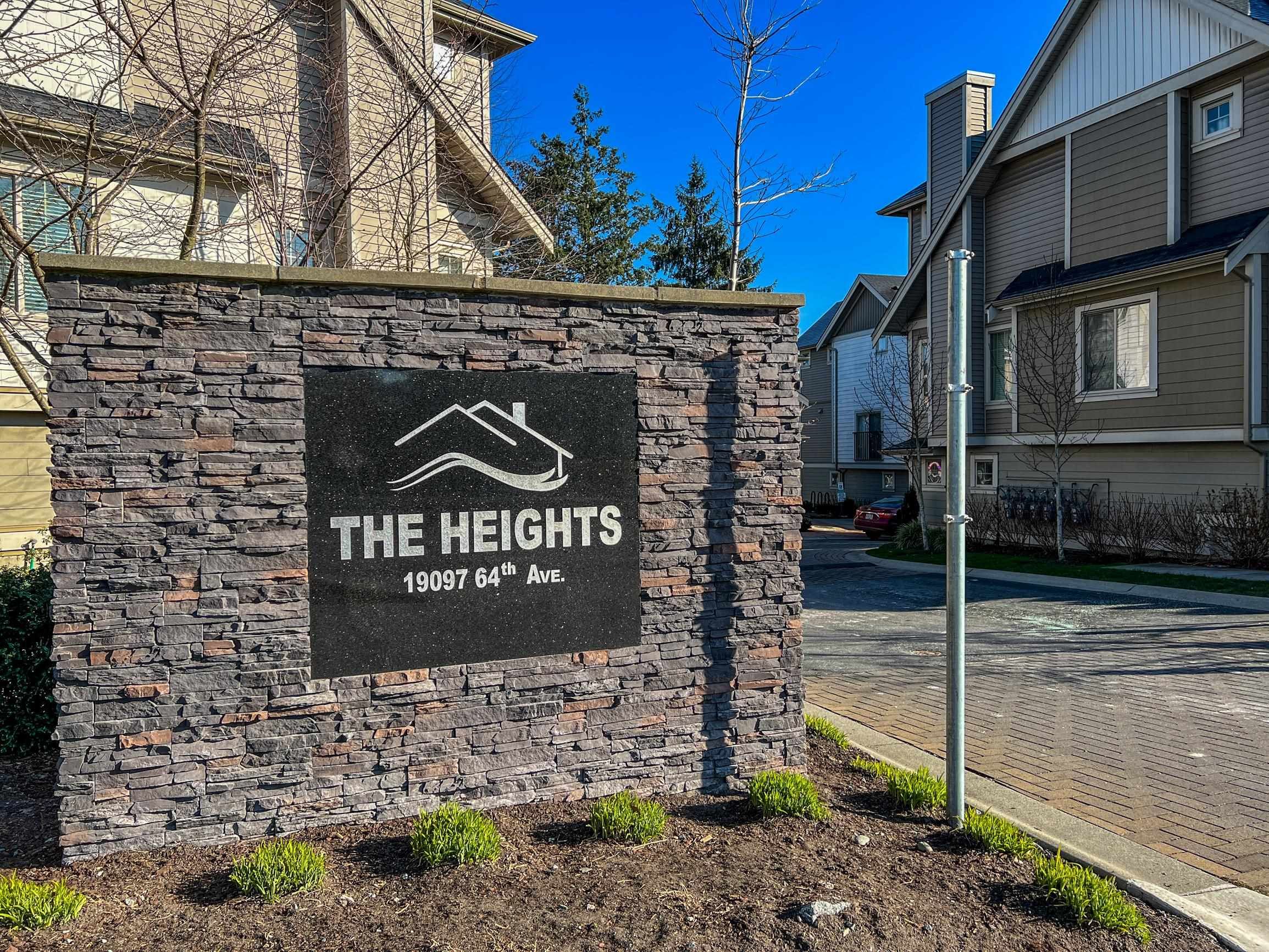 Main Photo: 48 19097 64 Avenue in Surrey: Cloverdale BC Townhouse for sale in "The Heights" (Cloverdale)  : MLS®# R2658736