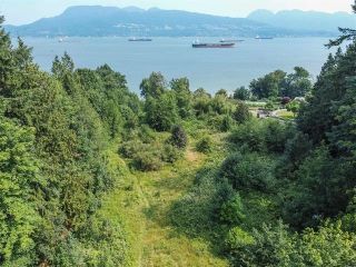 Photo 1: 4889 BELMONT Avenue in Vancouver: Point Grey House for sale (Vancouver West)  : MLS®# R2701350