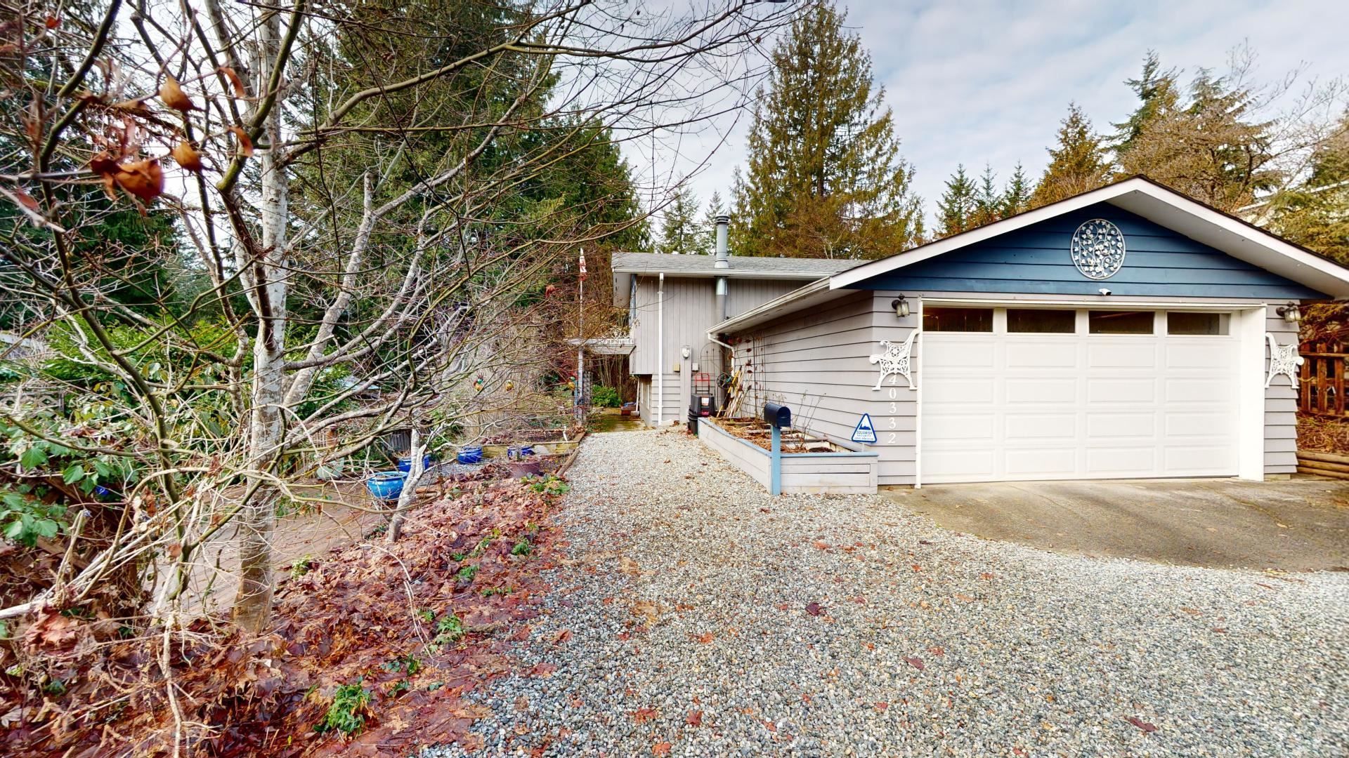 Main Photo: 40332 KINTYRE Drive in Squamish: Garibaldi Highlands House for sale : MLS®# R2848125