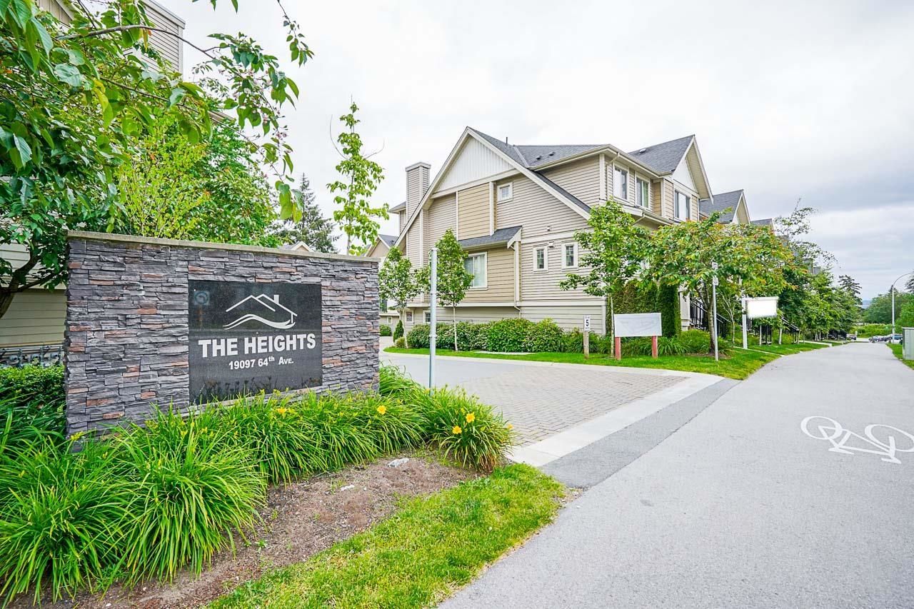 Main Photo: 45 19097 64 Avenue in Surrey: Cloverdale BC Townhouse for sale (Cloverdale)  : MLS®# R2701963
