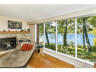 Photo 2: 2763 Murray Dr in VICTORIA: SW Portage Inlet House for sale (Saanich West)  : MLS®# 728986