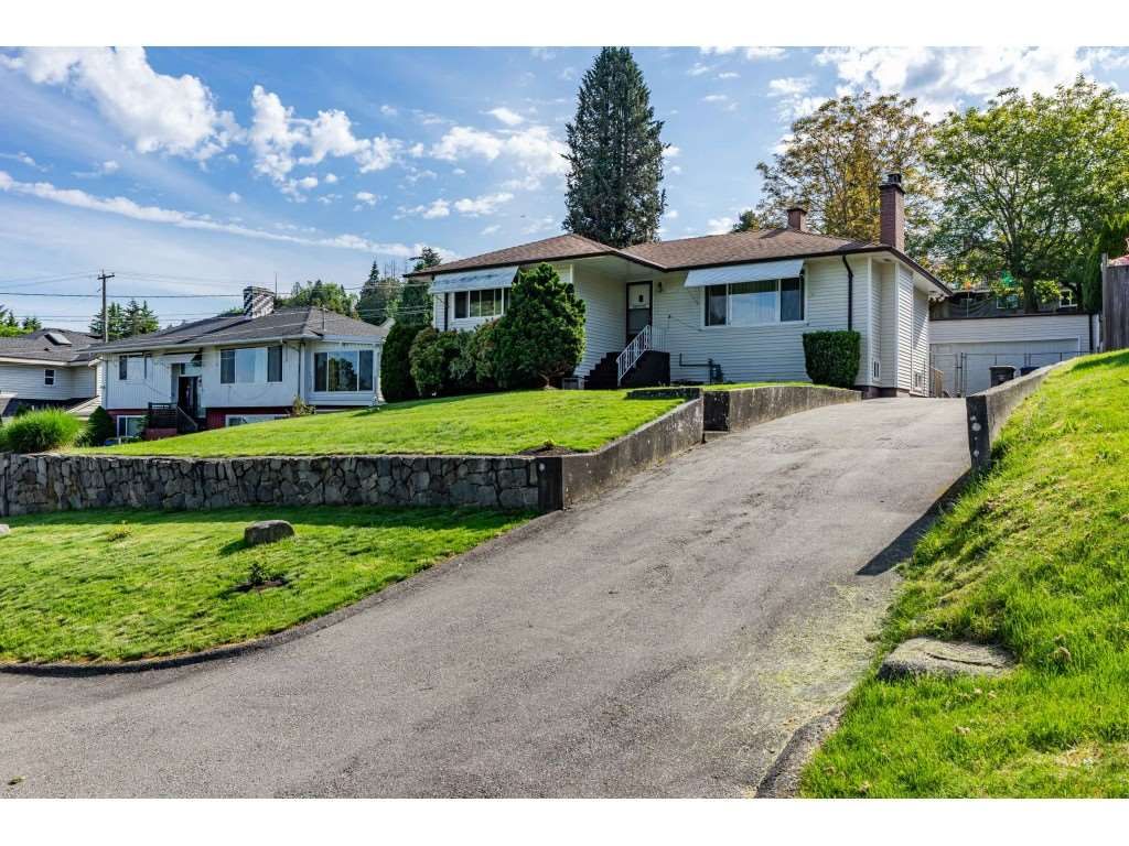 Main Photo: 10366 124A Street in Surrey: Cedar Hills House for sale (North Surrey)  : MLS®# R2468829
