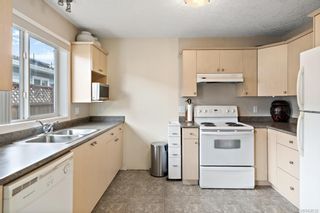 Photo 15: 73 7570 Tetayut Rd in Central Saanich: CS Hawthorne Manufactured Home for sale : MLS®# 843032