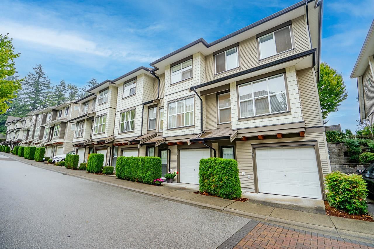 Main Photo: 26 6736 SOUTHPOINT Drive in Burnaby: South Slope Townhouse for sale in "Southpointe" (Burnaby South)  : MLS®# R2810730