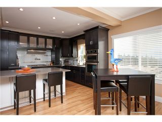 Photo 3: 2010 ROBIN Way: Anmore Condo for sale (Port Moody)  : MLS®# V939857