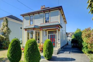 Photo 1: 116 South Turner St in Victoria: Vi James Bay Full Duplex for sale : MLS®# 781889
