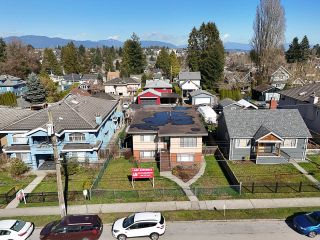 Main Photo: 911 SIXTH Street in New Westminster: GlenBrooke North House for sale : MLS®# R2862848