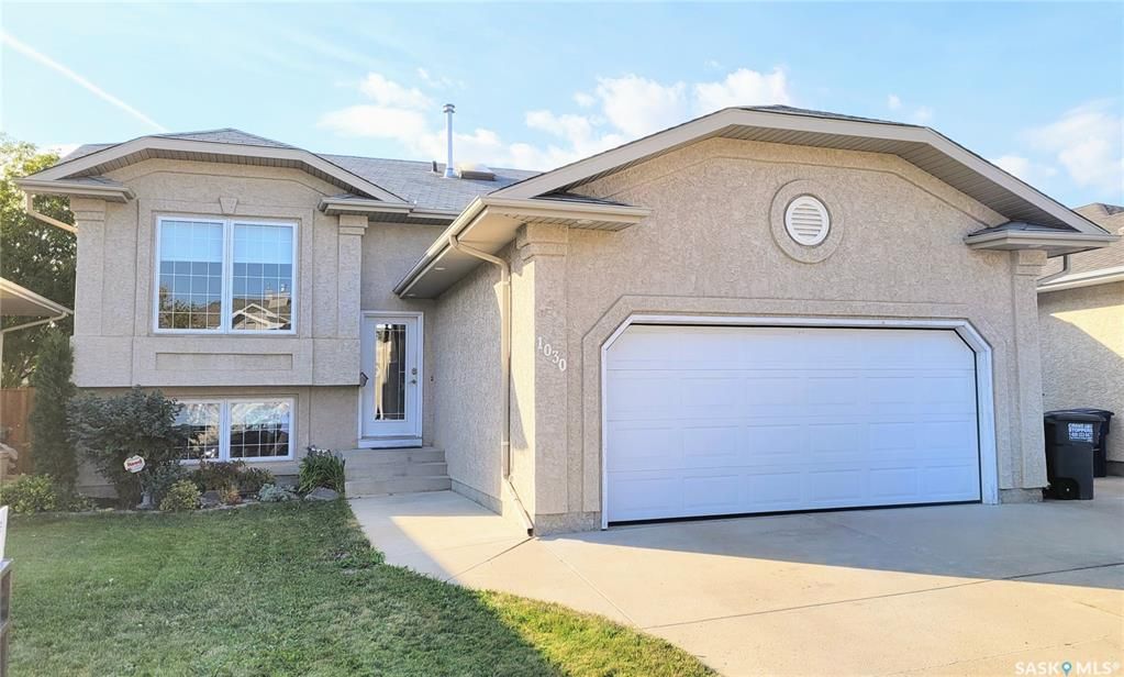 Main Photo: 1030 Fairbrother Crescent in Saskatoon: Silverspring Residential for sale : MLS®# SK910301