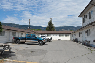 Photo 1: 18 rooms Motel for sale BC: Commercial for sale