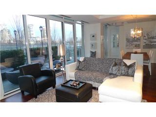Photo 2: 288 N Beach Crescent in Vancouver: Yaletown Townhouse for sale (Vancouver West) 