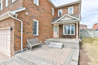 Photo 2: 4 Tawn Crescent in Ajax: Central House (2-Storey) for sale : MLS®# E5559752