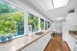 Photo 8: 1380 BURNSIDE Road in West Vancouver: Chartwell House for sale : MLS®# R2773558