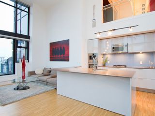 Photo 2: 2910 128 W CORDOVA Street in Vancouver: Downtown VW Condo for sale in "WOODWARDS" (Vancouver West)  : MLS®# V987819