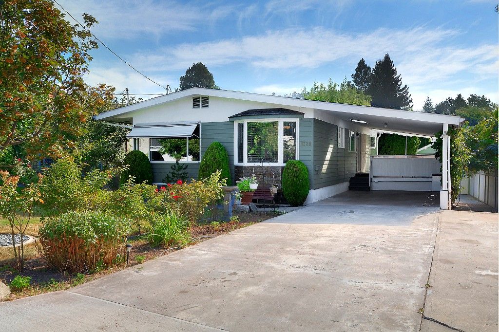 Main Photo: 1739 North Highland Drive in Kelowna: Glenmore House for sale (Central Okanagan)  : MLS®# 10123486