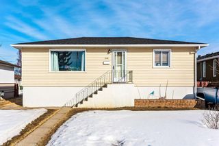 Photo 1: 6348 33 Avenue NW in Calgary: Bowness Detached for sale : MLS®# A1074512