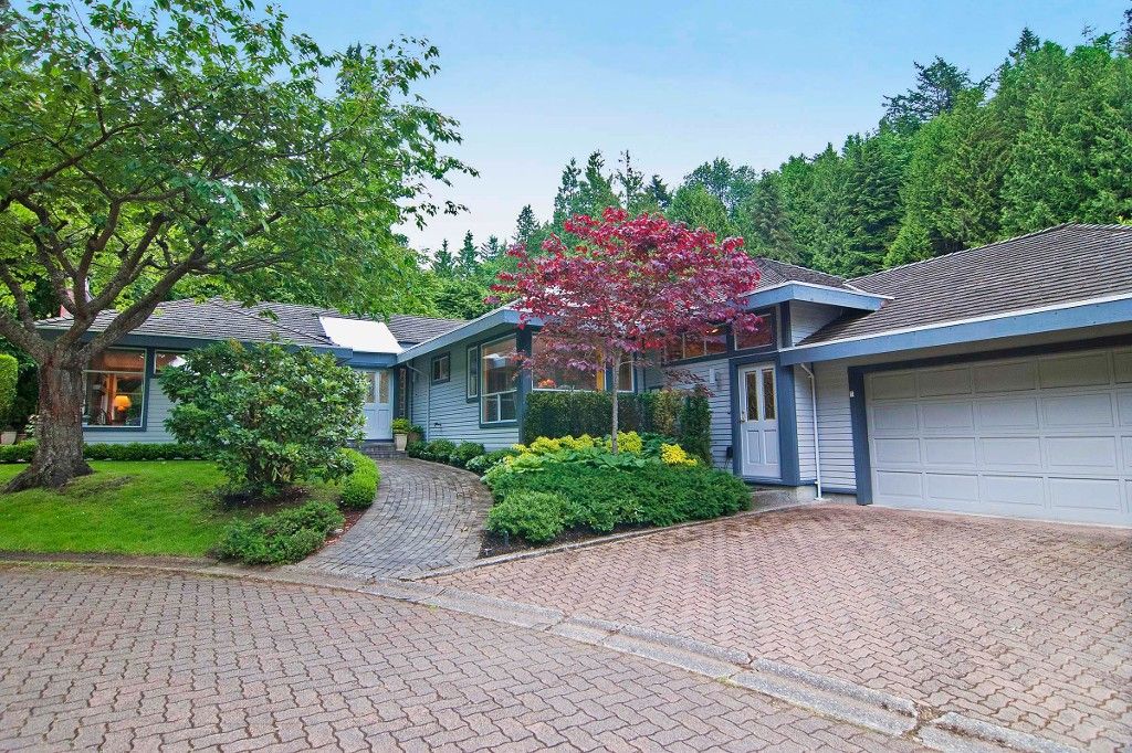 Main Photo: 6975 ODLUM Court in West Vancouver: Whytecliff House for sale in "ROCKWOOD ESTATES" : MLS®# V1071250