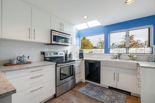Photo 11: 1598 ISLAND PARK Walk in Vancouver: False Creek Townhouse for sale in "The Lagoons" (Vancouver West)  : MLS®# R2813944