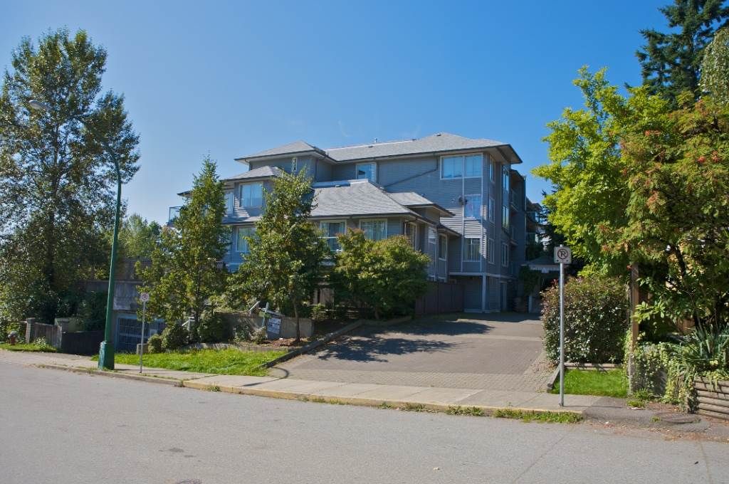 Main Photo: 205 11671 FRASER STREET in : East Central Condo for sale : MLS®# R2353401