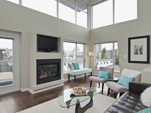 Main Photo: # PH2 1288 CHESTERFIELD AV in North Vancouver: Central Lonsdale Condo for sale : MLS®# V1123799
