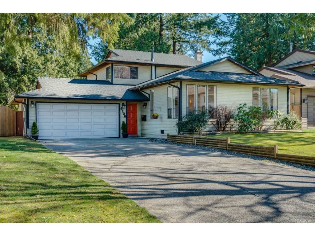 Main Photo: 6136 129A Street in Surrey: Panorama Ridge House for sale in "Panorama Park" : MLS®# R2351139