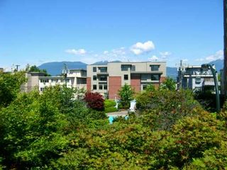 Photo 6: 304 2416 W 3RD AV in Vancouver: Kitsilano Condo for sale (Vancouver West)  : MLS®# V594593