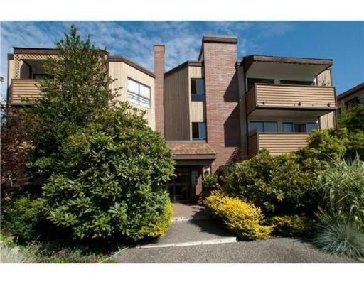 FEATURED LISTING: 319 - 206 15th Street East North Vancouver