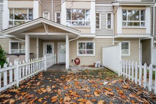Photo 3: 3 5255 201A Street in Langley: Langley City Townhouse for sale in "KENSINGTON COURT" : MLS®# R2826835