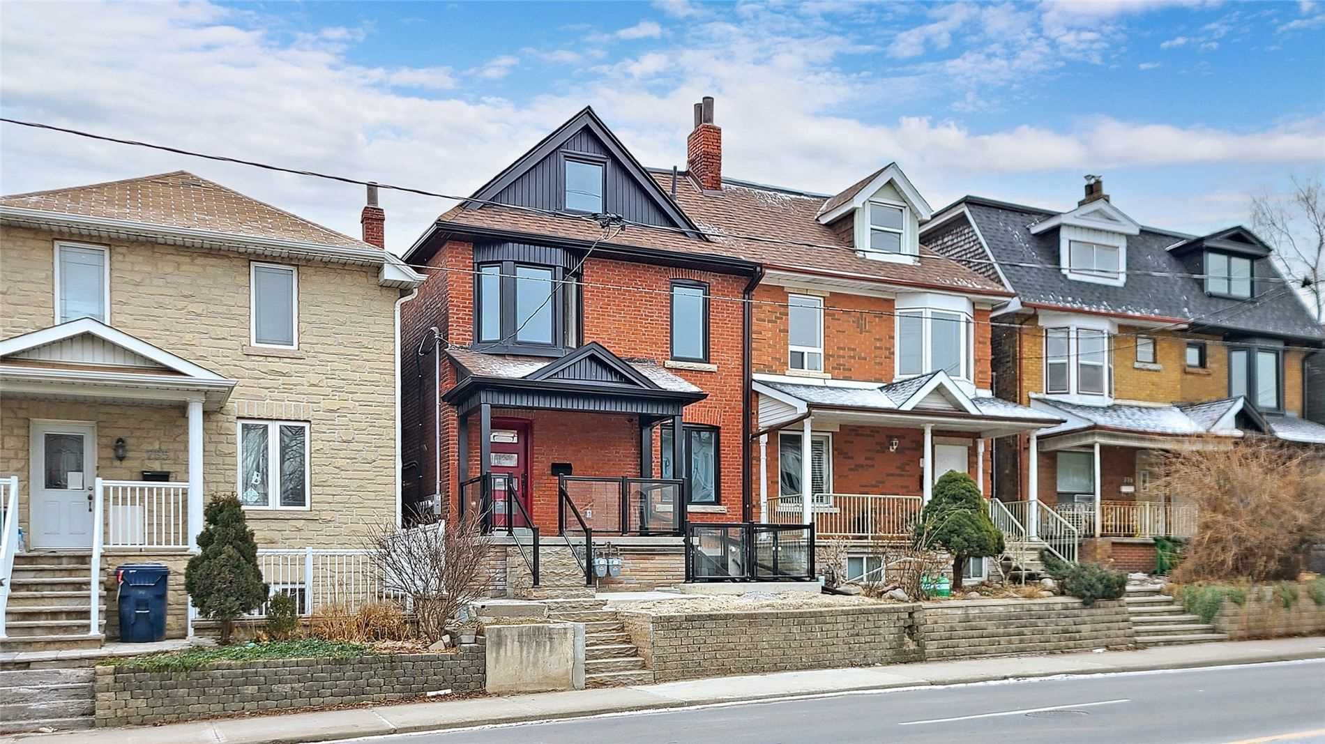 Main Photo: Lower 783 Dufferin Street in Toronto: Dufferin Grove House (3-Storey) for lease (Toronto C01)  : MLS®# C5717841
