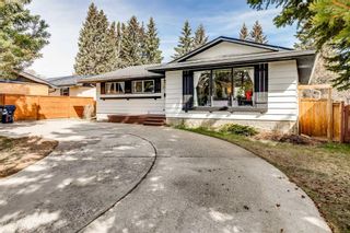 Photo 2: 3228 Oakwood Drive SW in Calgary: Oakridge Detached for sale : MLS®# A2131954