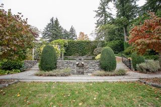 Photo 3: 6220 SUMMIT Avenue in West Vancouver: Gleneagles House for sale : MLS®# R2849568