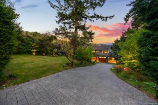 Photo 3: 6226 SUMMIT Avenue in West Vancouver: Gleneagles House for sale : MLS®# R2882883