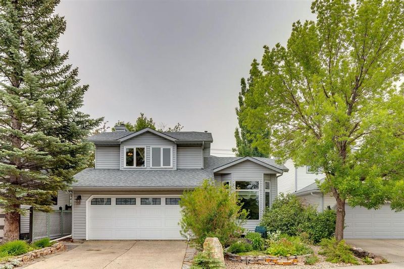 FEATURED LISTING: 124 Mckerrell Crescent Southeast Calgary