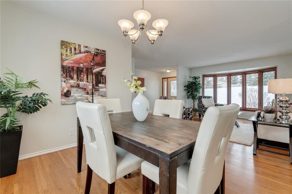 Photo 14: Photos: 936 TRAFFORD Drive NW in Calgary: Thorncliffe Detached for sale : MLS®# C4219404