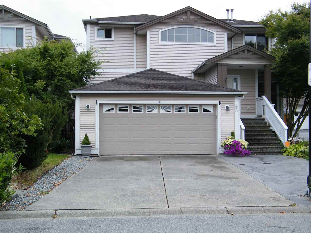 Main Photo: 43 8675 209 Street in Langley: Walnut Grove House for sale in "Sycamores" : MLS®# R2100072