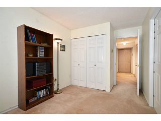 Photo 11: 202 8772 MARINE Drive in Vancouver: Marpole Condo for sale in "GULF VIEW COURT" (Vancouver West)  : MLS®# V1065615