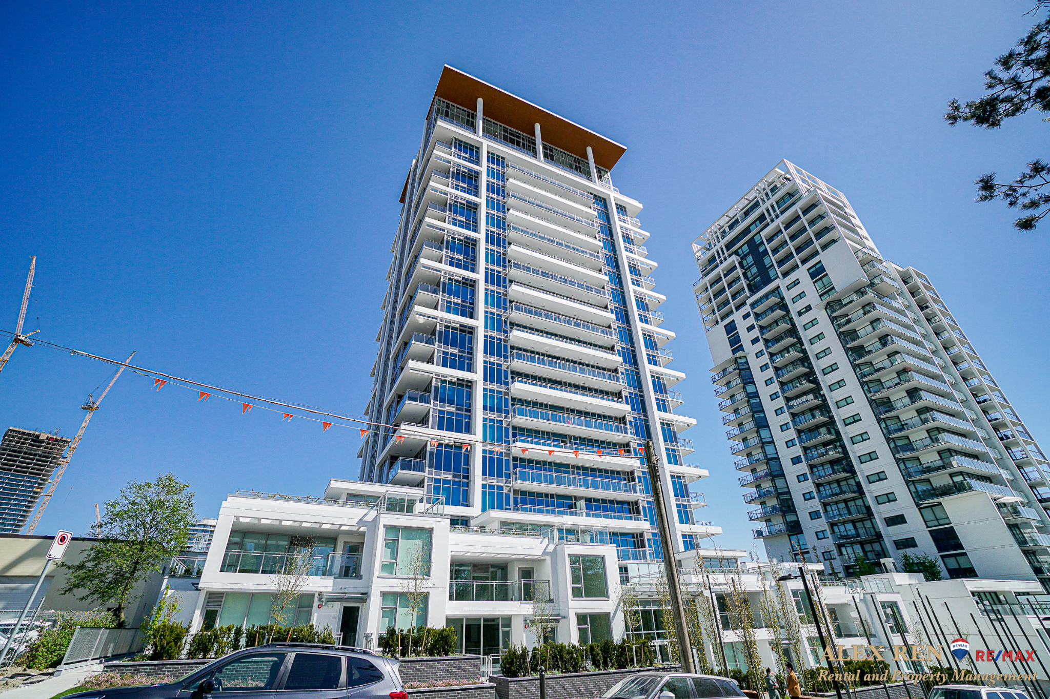 Main Photo: Modern Lifestyle 2BR Condo in Prime Brentwood Area Burnaby (AR202)