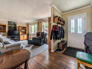 Photo 2: 1714 LONDON Street in New Westminster: West End NW House for sale : MLS®# R2576383