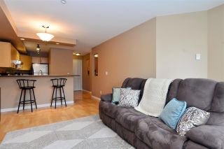 Photo 3: 103 20200 56 Avenue in Langley: Langley City Condo for sale in "THE BENTLEY" : MLS®# R2142341