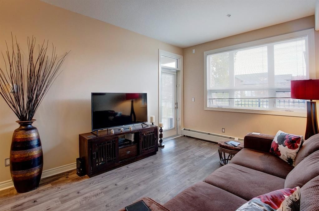 Photo 3: Photos: 324 26 Val Gardena View SW in Calgary: Springbank Hill Apartment for sale : MLS®# A1178799