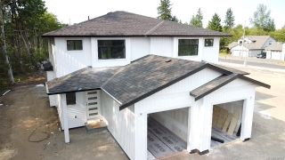 Photo 1: A 2142 Nikola Pl in Campbell River: CR Campbell River West Half Duplex for sale : MLS®# 934683