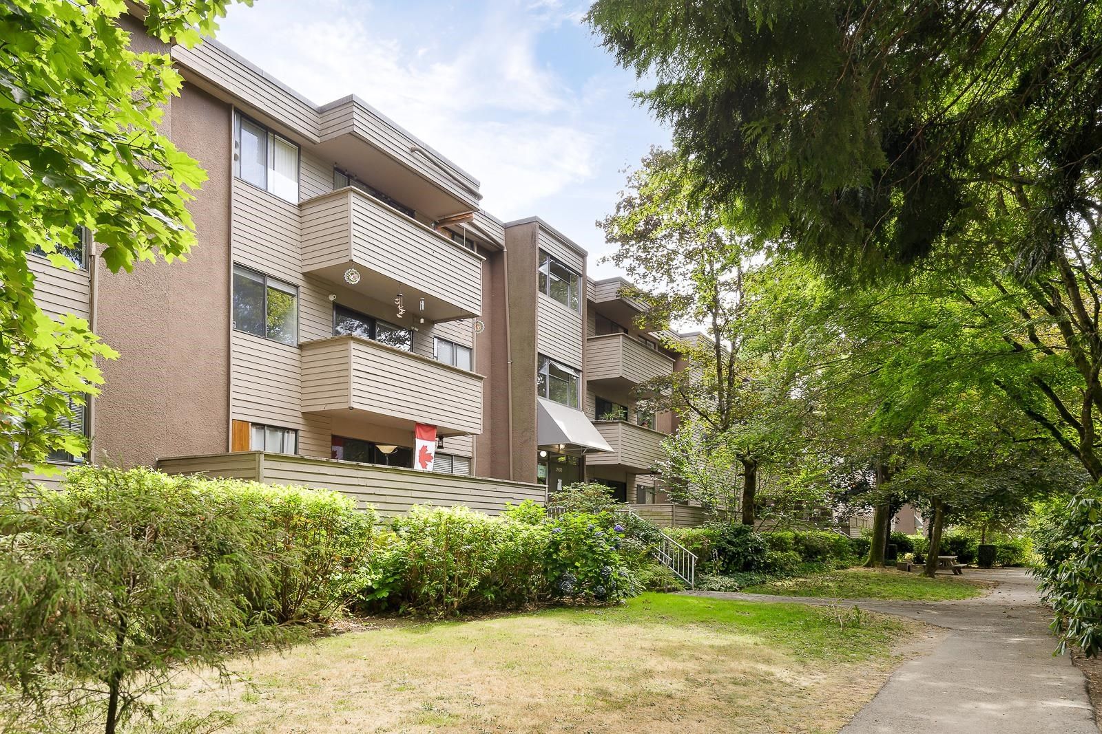 Main Photo: 21 2430 WILSON Avenue in Port Coquitlam: Central Pt Coquitlam Condo for sale in "ORCHARD VALLEY" : MLS®# R2718981