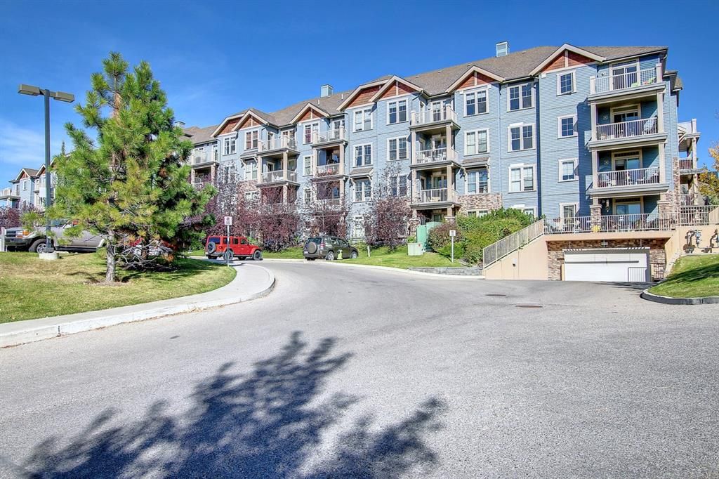 Main Photo: 205 201 Sunset Drive: Cochrane Apartment for sale : MLS®# A2005212