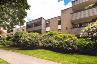 Photo 2: 310 1710 W 13TH Avenue in Vancouver: Fairview VW Condo for sale in "PINE RIDGE" (Vancouver West)  : MLS®# R2384892